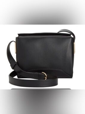 Classic Black Leather Crossbody Bag - Sleek Everyday Shoulder Bag